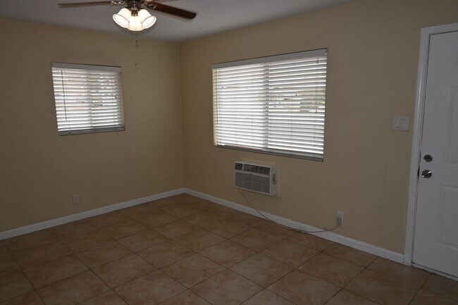 Photo - 320 N 16th St Unidad 1
