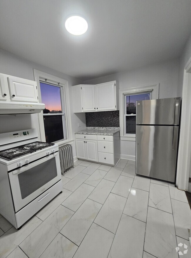 Building Photo - 147 Union Ave Unit 3 Rental