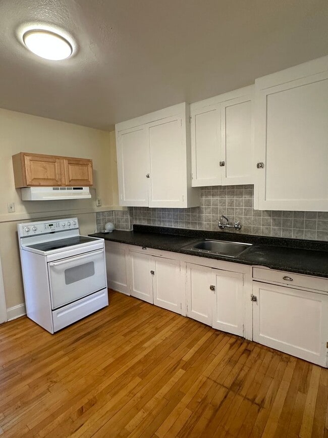 Photo - 1312/1316 Duplex Unidad 1316 1st St W