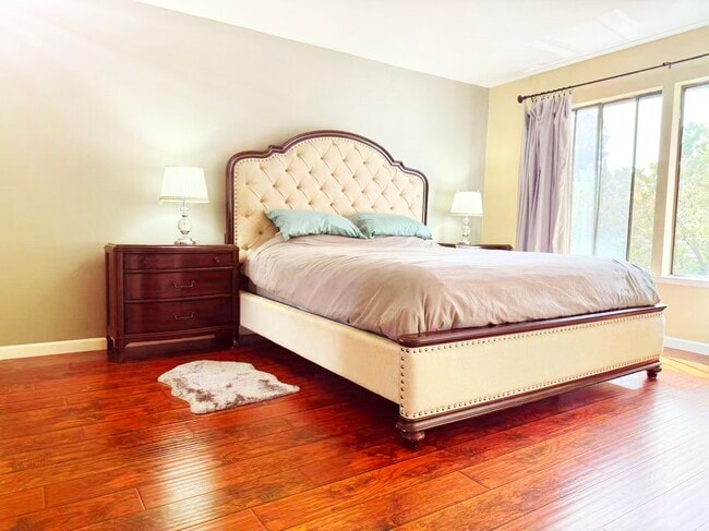 Photo - 111 10th Ave
