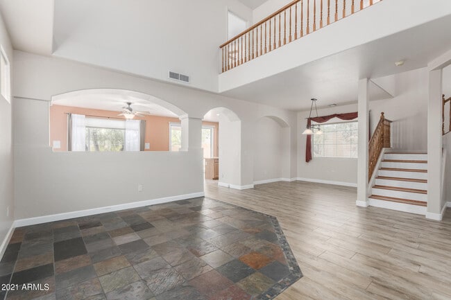 Photo - 204 W Mountain Sage Dr