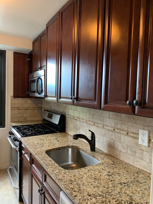 Photo - 201 Saint Pauls Ave Unit 3P