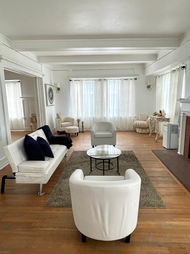 Photo - 1624 S Gramercy Pl House