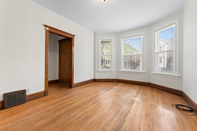 Photo - 1429 W Barry Ave