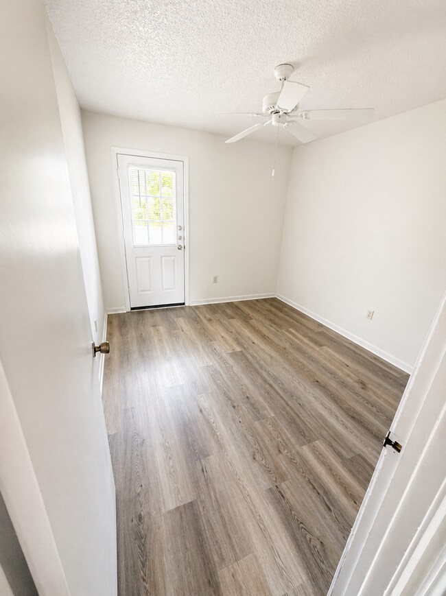 Photo - 811 N 5th St Unidad 811 N 5TH ST  B