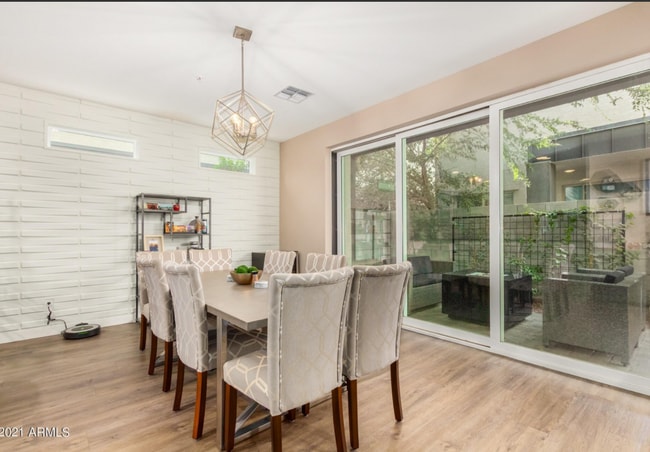 Photo - 2315 E Pinchot Ave