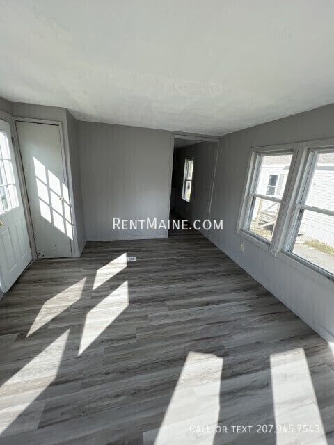Photo - 681 Main Rd N