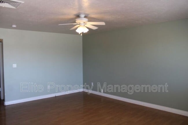Photo - 417 E Stardust Dr