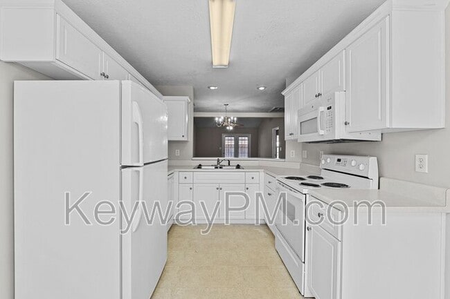 Photo - 1402 Anna Way