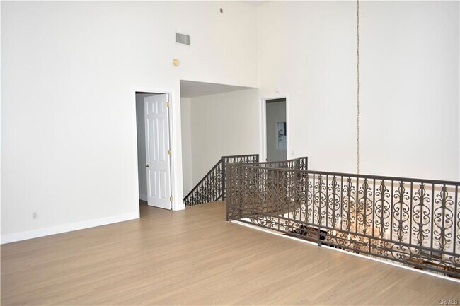 Photo - 4751 Haskell Ave