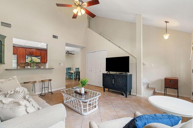 Photo - 42 Vía Largo