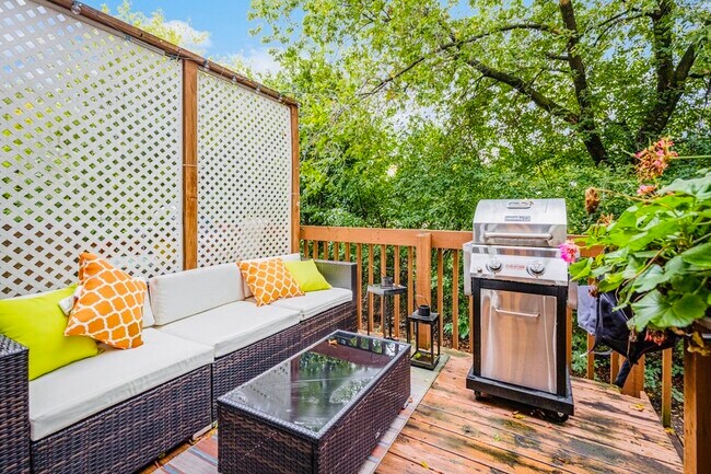 Photo - 3817 N Milwaukee Ave