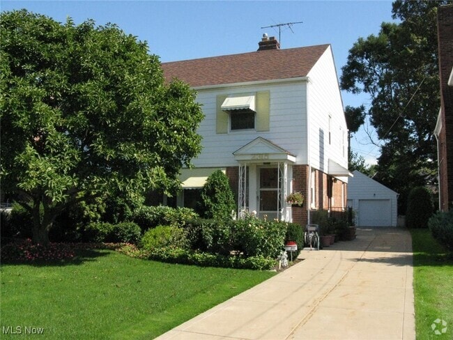 Building Photo - 2315 Warrensville Center Rd Rental