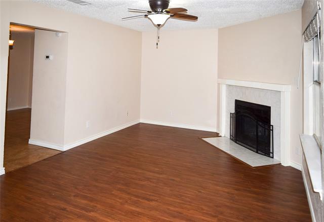 Photo - 916 Cedar Terrace