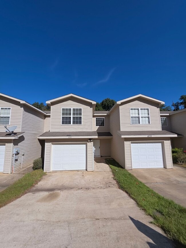 Building Photo - 435 Sandy Oak Dr Unit 435 Sandy Oak Drive