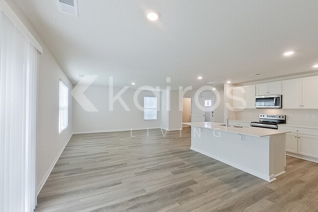 Photo - 125 Inez Ave