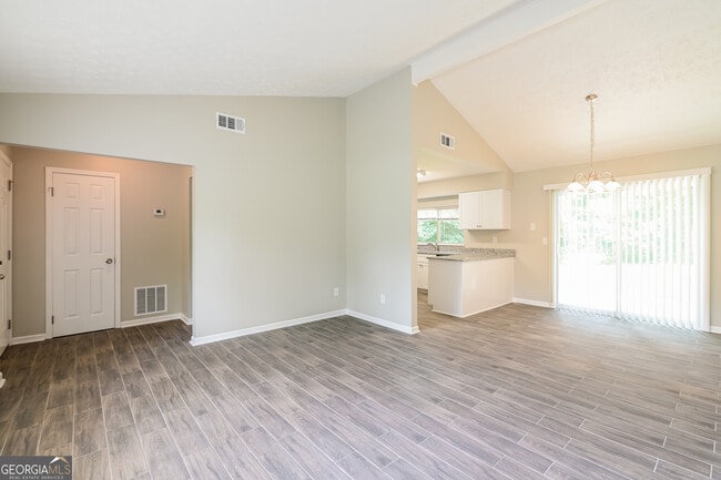 Photo - 3865 Scarsborough Dr SW