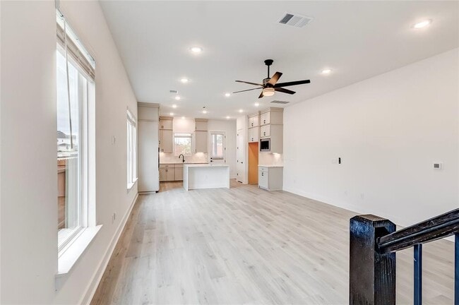 Photo - 1703 Kit Cir