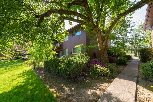 Royal Oaks Apartments
