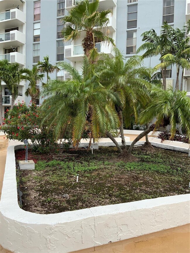 Photo - 13499 Biscayne Blvd Unit PH1704
