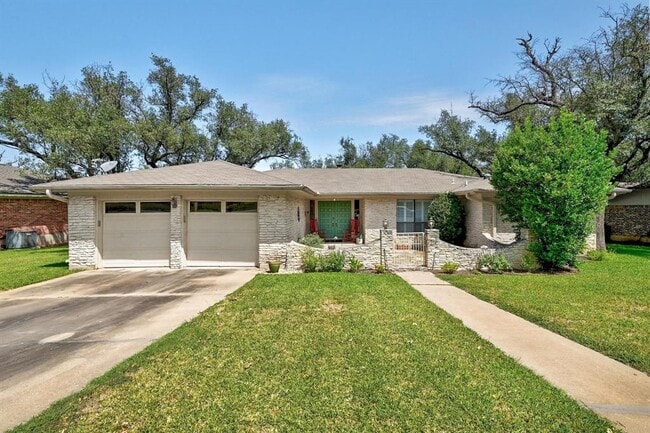 Photo - 110 Ridge Oak Dr