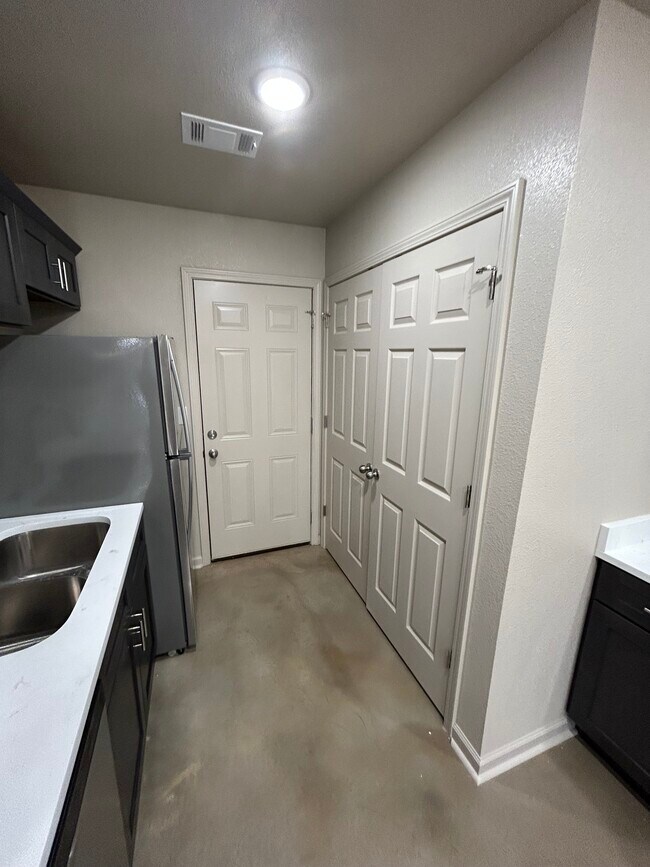 Photo - 3 Lawrence Road 434 Unit #G4