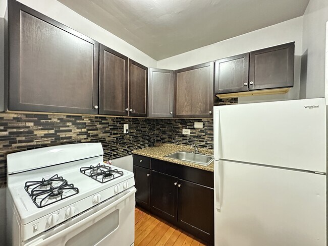 Photo - 4265 W Addison St Unidad 2