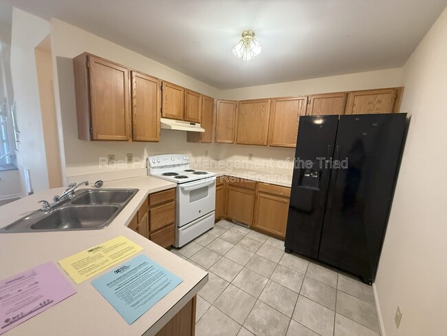 Photo - 3802 King Edward Ct