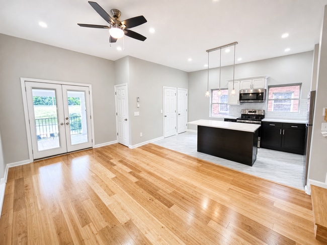 Building Photo - 3839 Beechwood Blvd