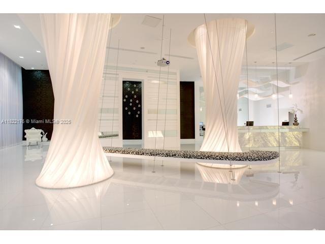 Building Photo - 350 S Miami Ave Unit 2601 Rental