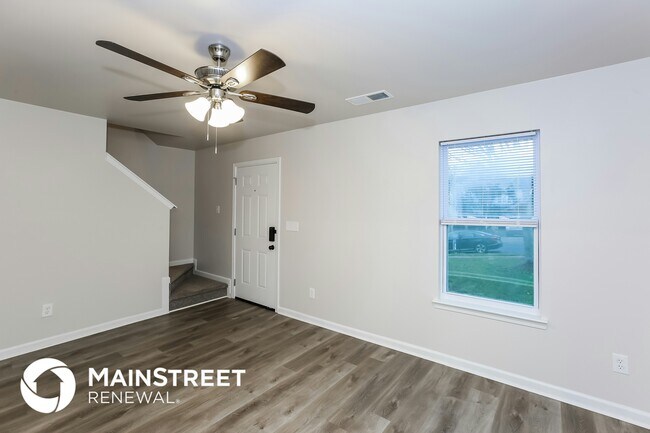 Photo - 520 Woodington Ln