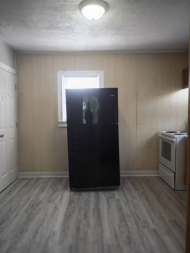 Photo - 2815-2815 1/2 S Pershing Dr Unit 2815