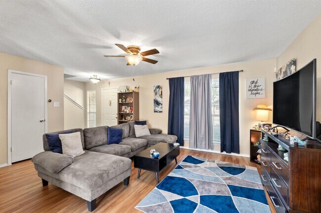 Photo - 1015 E Yager Ln Unit 56