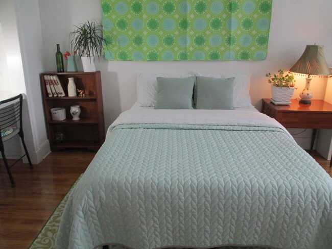 Dormitorio 2 con cama de tamaño completo - 855 Pavonia Ave Unidad 2