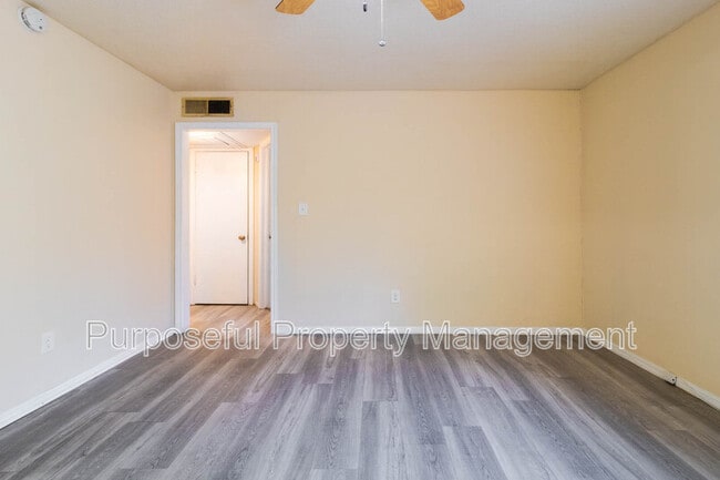 Photo - 518 N Ponca Ave