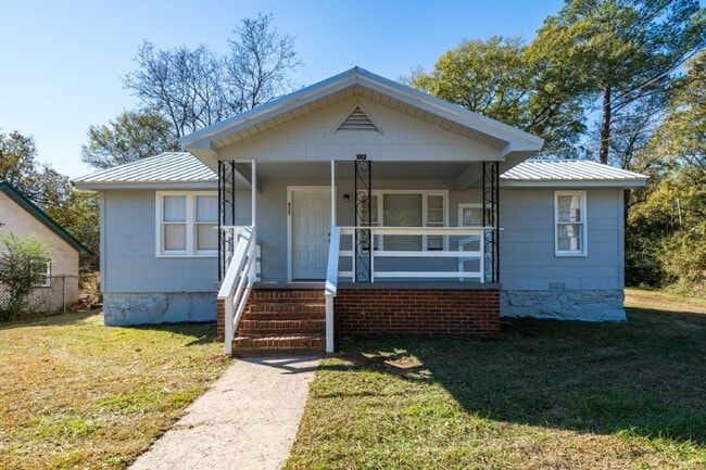 Building Photo - Super Cute Super Clean Priced to move fast!!!