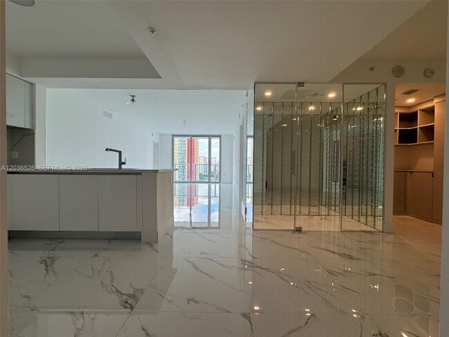 Photo - 330 Sunny Isles Blvd Unidad 5-1003