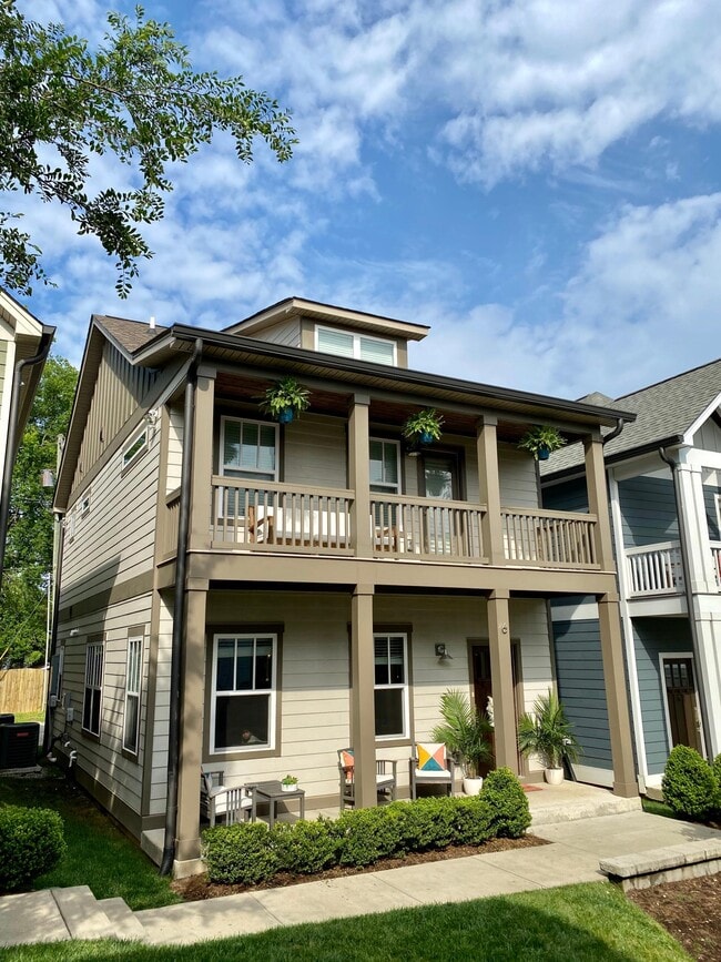 710 Buchanan St Unit House