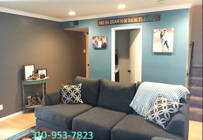 Photo - 9218 Palm St