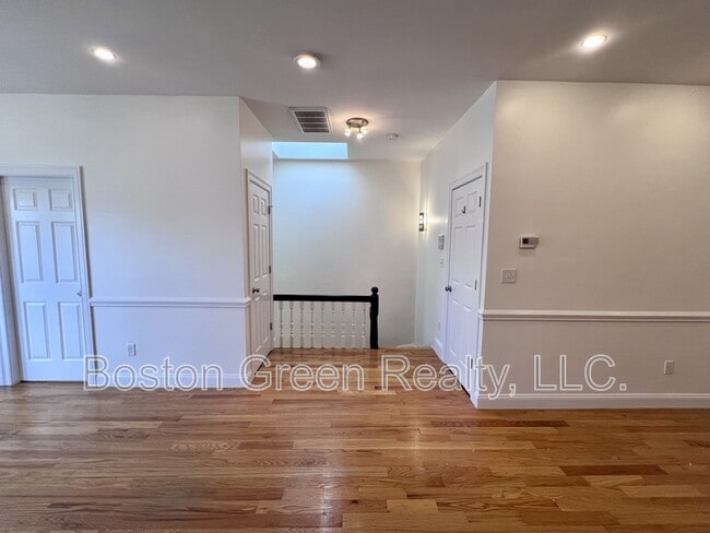 Photo - 150 1/2 M Street