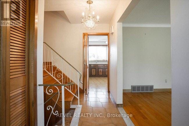 Photo - 1296 Waterdown Rd