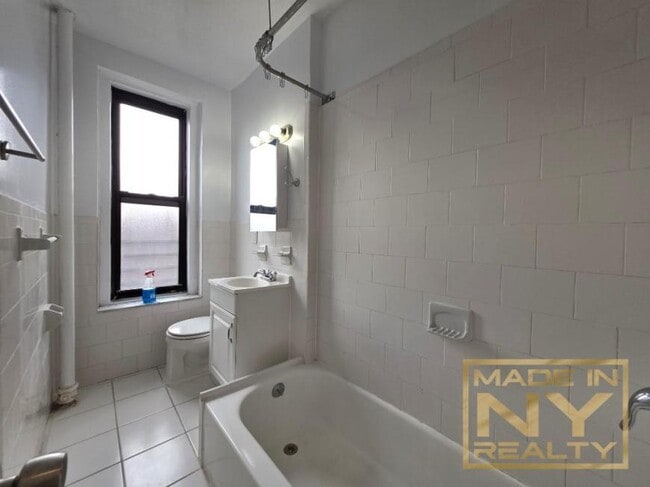 Photo - 1 bedroom in ASTORIA NY 11106 Unit 5B