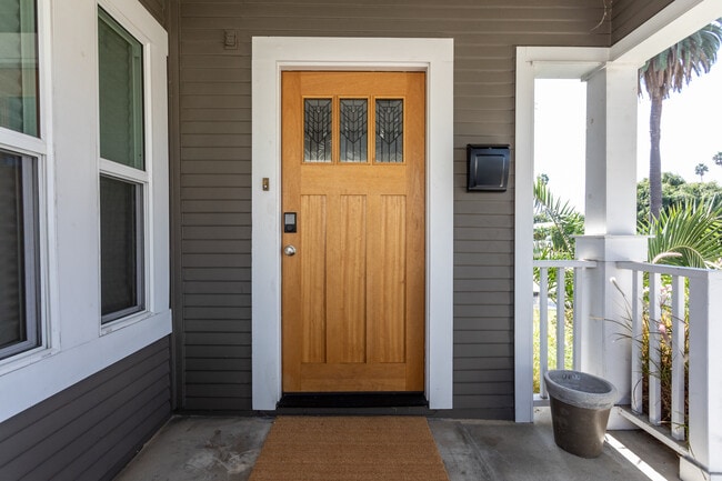 Photo - 2918 S Harcourt Ave