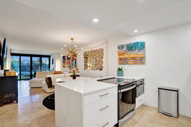 Photo - 755 Dotterel Rd Unidad 1112