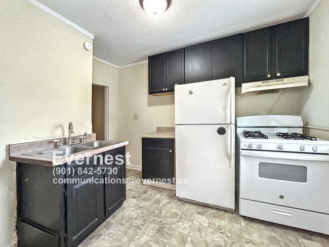 Photo - 180 Clark Pl Unit 3