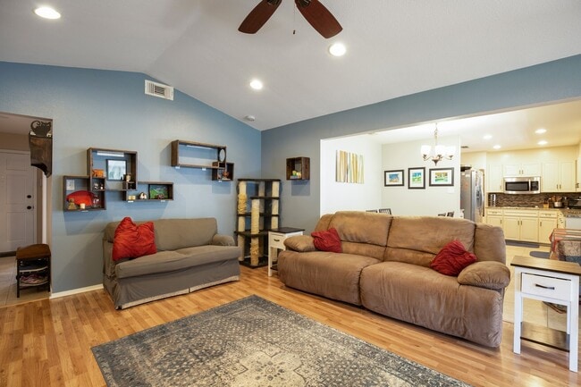 Photo - 8801 Dawnridge Cir