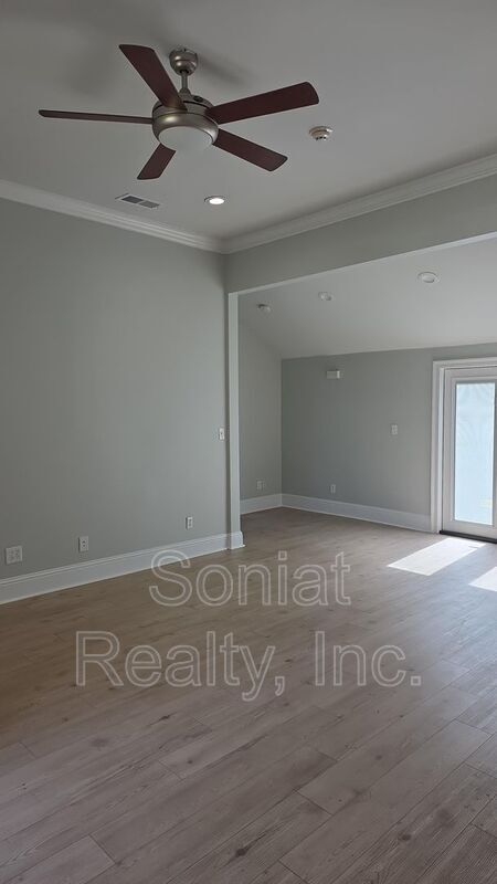 Photo - 5815 Catina St
