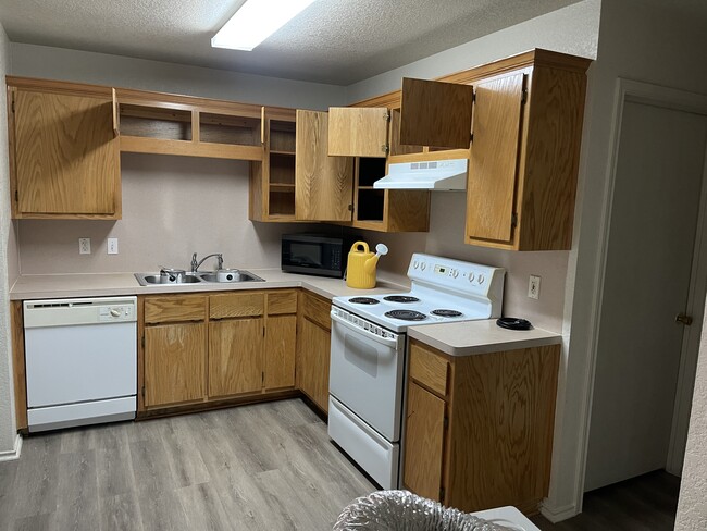 Photo - 1606 Aztec Trce