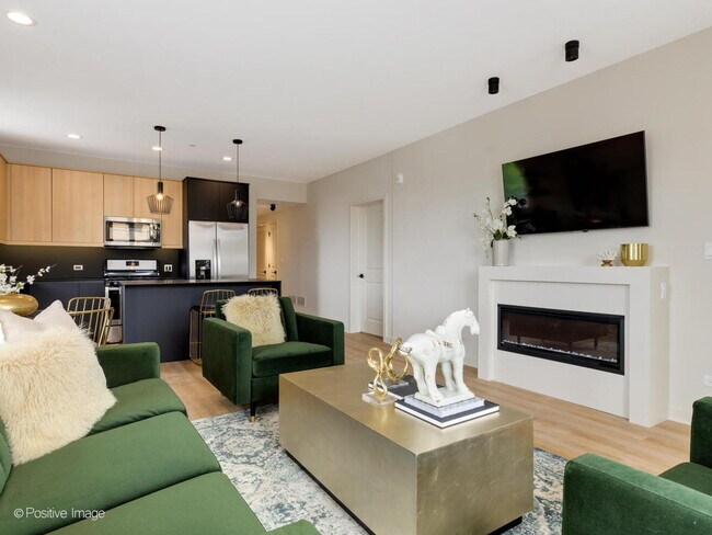 6033 W North Ave