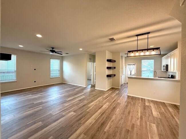 Photo - 249 La Dera Dr